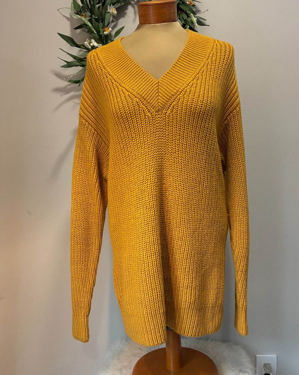 Aritzia Wilfred Belize Merino Wool V Neck Chunky Sweater GOLDIE Yellow, Size M